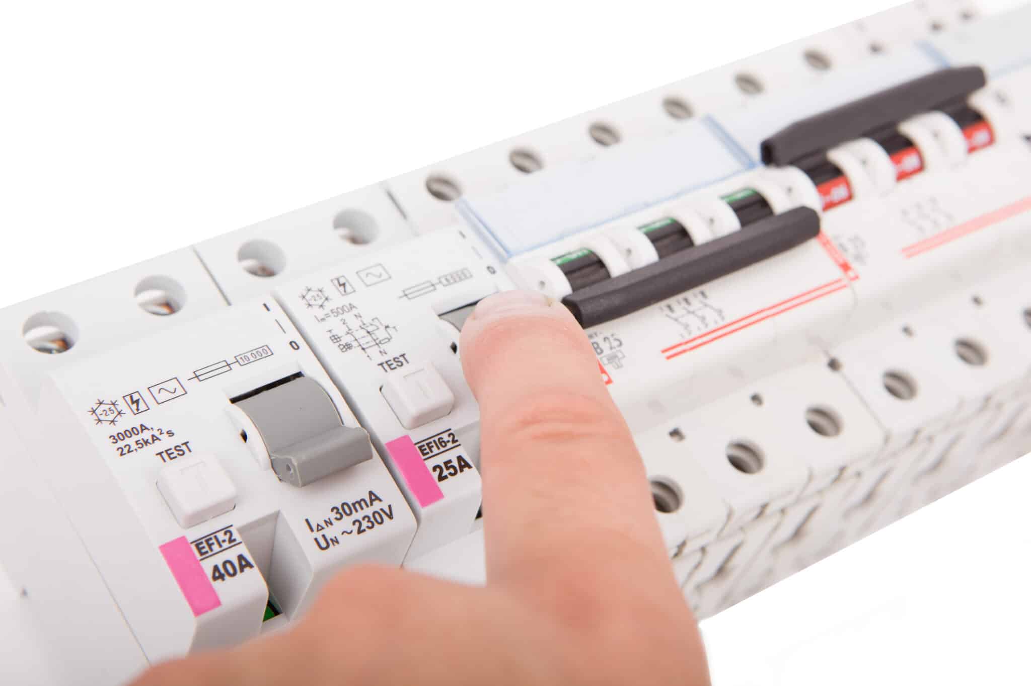 Integrated Circuit Breakers vs. Traditional Fuses.
